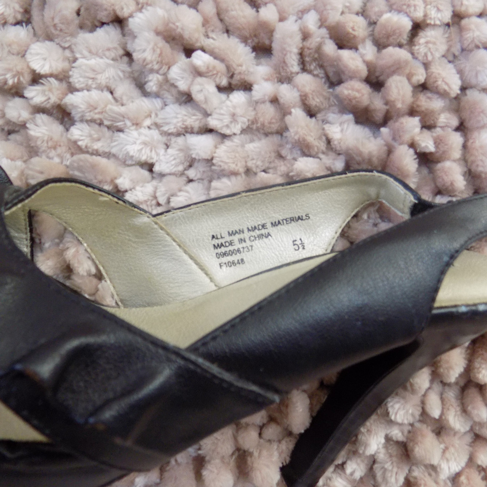 Black Ruffle Heels - Picture 3 of 3